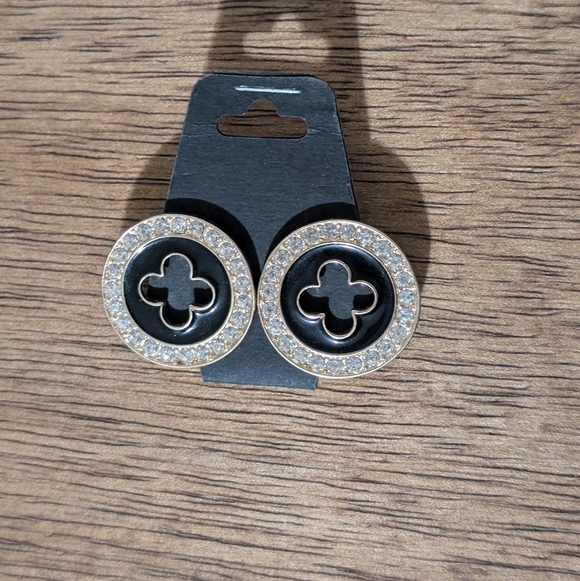 Chic Black and Gold Clover Earrings - Picture 2 of 2